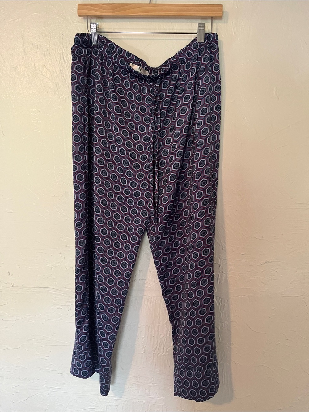 Natori Men's Navy and Light Blue Hex Print Drawstring Joggers - Picture 3 of 4